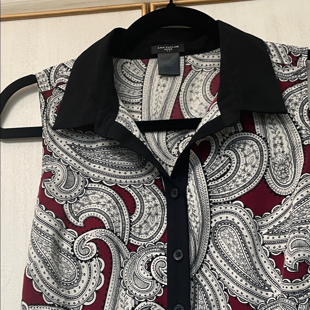 Ann Taylor Petite Paisley Shift Dress in Burgundy, Black, White - Picture 9 of 14